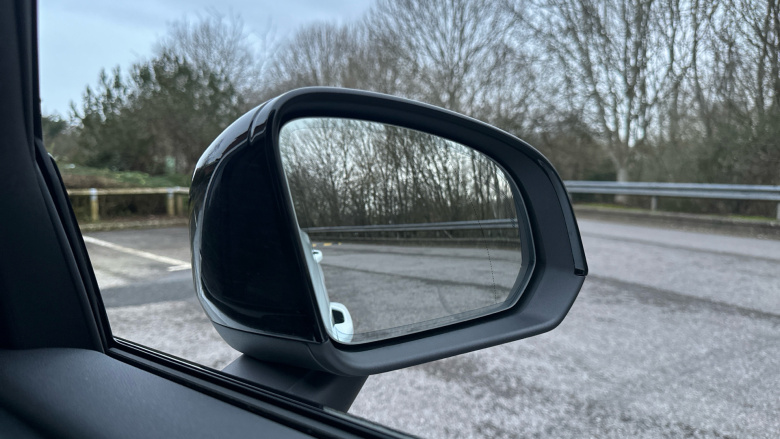 Volvo XC40 2.0 B3P Plus Black Edition 5dr Auto Petrol Estate